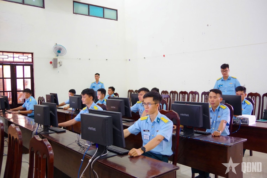 Sư đoàn 377 nâng cao chất lượng cán bộ, nhân viên chuyên môn kỹ thuật